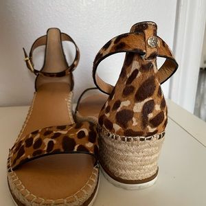 Low wedge Cheetah sandals